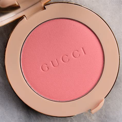 01, Gucci Blush De Beauté in 01 Silky Rose 